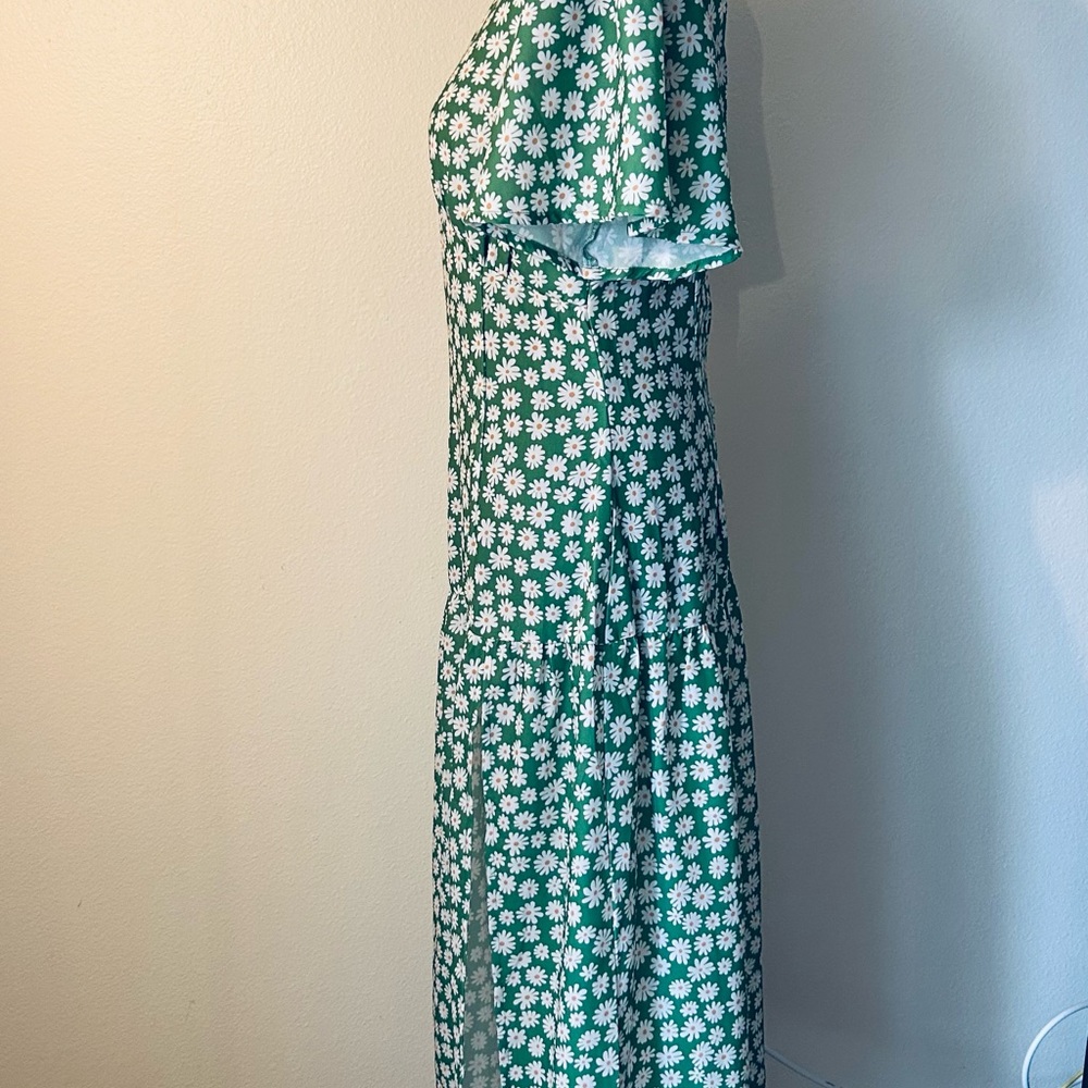 Elegant Green Floral Midi Dress - Picture 6 of 7